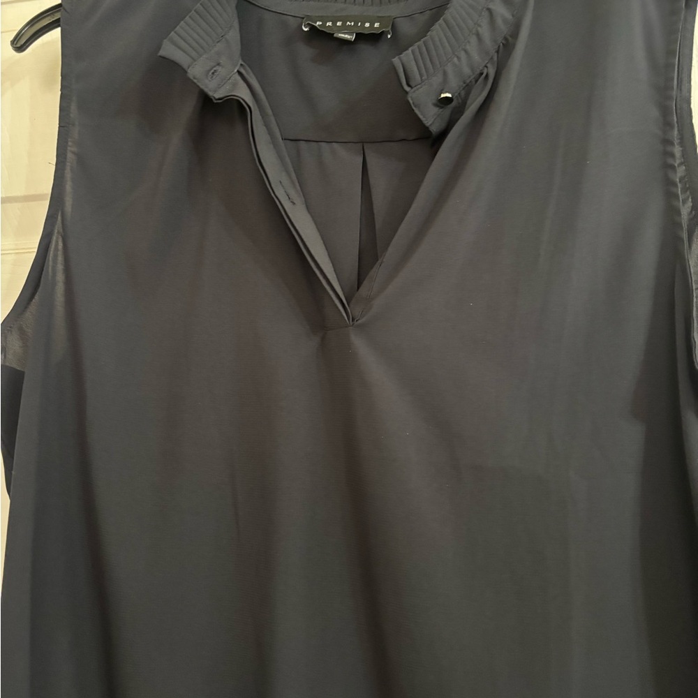 Premise Dark Gray Sleeveless Blouse